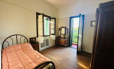 Imponente casa en el corazon de Olivos