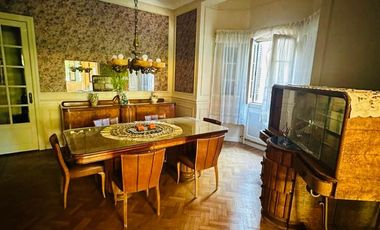 Imponente casa en el corazon de Olivos