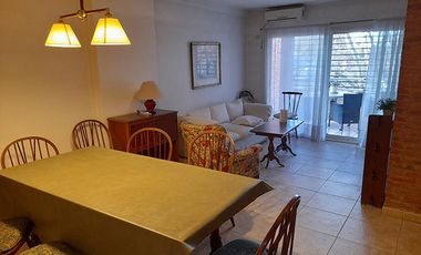 MUY BUEN DEPARTAMENTO EN PLENO CENTRO DE ADROGUÉ