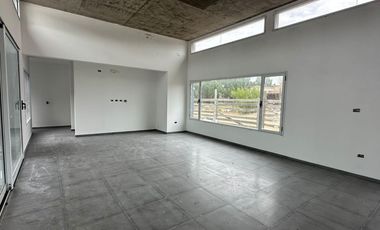 Casa en venta - 3 Dormitorios 2 Baños - Pinamar