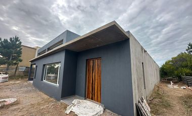 Casa en venta - 3 Dormitorios 2 Baños - Pinamar