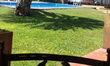 Casa en Venta - 4 Dormitorios 4 Baños - 800 mts2 - Ezeiza, Buenos Aires