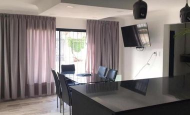 Casa en Venta - 4 Dormitorios 4 Baños - 800 mts2 - Ezeiza, Buenos Aires