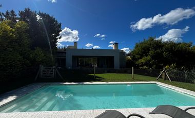 Casa en Venta en Costa Esmeralda Barrio Residencial I