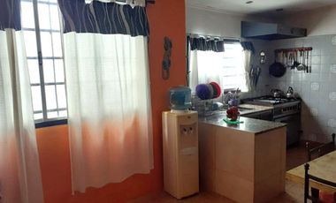 Casa en Venta - 3 Dormitorios 1 Baño Cochera -306 mts2 - Avellaneda, Buenos Aires