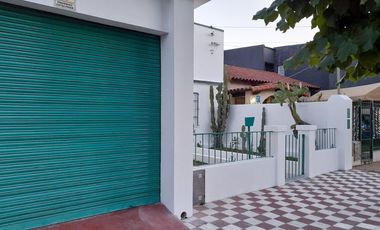 Casa en Venta - 3 Dormitorios 1 Baño Cochera -306 mts2 - Avellaneda, Buenos Aires