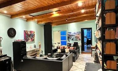 Casa en Venta - 3 Dormitorios 1 Baño Cochera -306 mts2 - Avellaneda, Buenos Aires