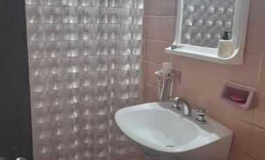 Casa en Venta - 3 Dormitorios 1 Baño Cochera -306 mts2 - Avellaneda, Buenos Aires