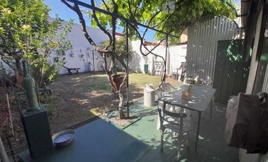 Casa en Venta - 3 Dormitorios 1 Baño Cochera -306 mts2 - Avellaneda, Buenos Aires