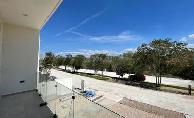 Casa (205) en Venta en Privada Provincia Club de Golf