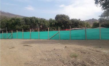 Vendo  lote en yumbo arroyohondo con todos los servicios