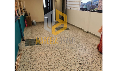 SE VENDE HERMOSA CASA EN EL BARRIO LORENZO.SC