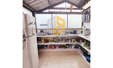 Se vende Casa Esquinera en Altos de La Colina, Pasto - RR