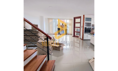 EN VENTA LINDO PENTHOUSE SECTOR LAS ACACIAS.SC