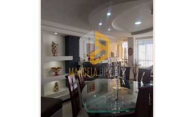 LINDA CASA DE TRES PISOS EN VENTA . SC