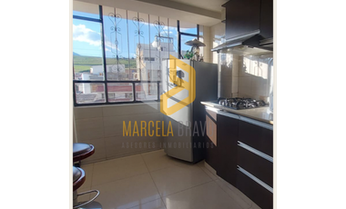 LINDA CASA DE TRES PISOS EN VENTA . SC