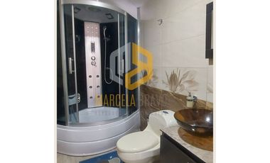 LINDA CASA DE TRES PISOS EN VENTA . SC