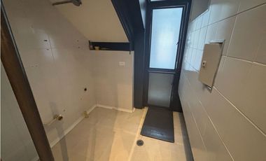 ARRIENDO LOCAL 235m2 / 3 PISOS COMERCIAL USO OFF o RESTAURANTE USAQUEN