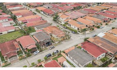 Casa en Venta Quintas de Gratamira -  brisas del golf Panamá - Dorasol