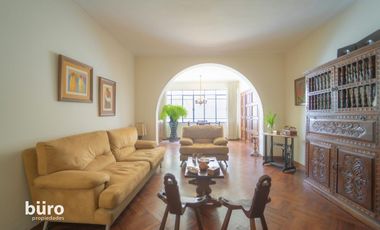 CASA COMO TERRENO EN VENTA EN  ZONA COMERCIAL DE ALTO TRÁNSITO EN  MIRAFLORES