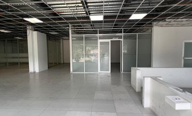 Local en Residencial Colón