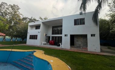 CASA EN RENTA EN CARRETERA NACIONAL