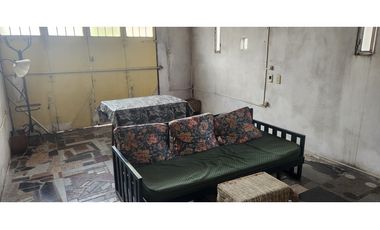 Deseado 5531, entre Madrid e Islas Malvinas, Isidro Casanova