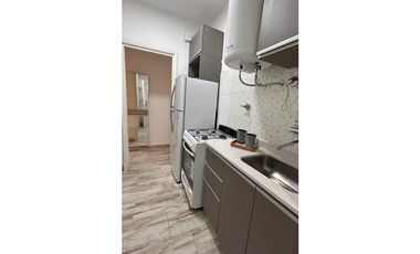 VENTA DEPTO. 2 AMB CON DEP. BALCON A LA CALLE Y COCHERA FIJA