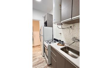 VENTA DEPTO. 2 AMB CON DEP. BALCON A LA CALLE Y COCHERA FIJA