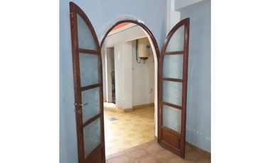 Santos Dumont 279, entre Albarracín y J.S. Bach