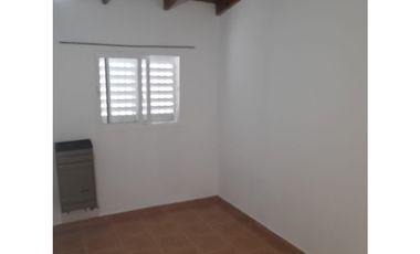CASA CON DEPARTAMENTOS BARRIO SAN ROQUE