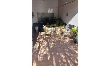 CASA CON DEPARTAMENTOS BARRIO SAN ROQUE