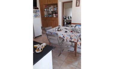 CASA CON DEPARTAMENTOS BARRIO SAN ROQUE