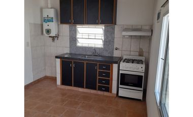 CASA CON DEPARTAMENTOS BARRIO SAN ROQUE