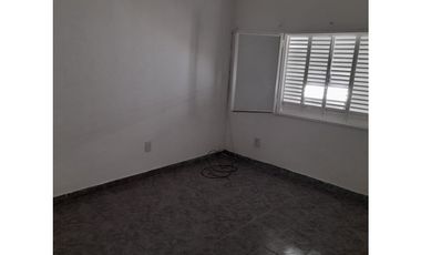 CASA CON DEPARTAMENTOS BARRIO SAN ROQUE