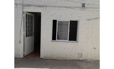CASA CON DEPARTAMENTOS BARRIO SAN ROQUE
