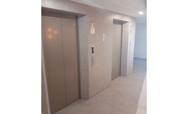 SE VENDE OFICINA EN CENTRO DE NEGOCIOS EN LAMOS PEREIRA