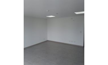SE VENDE OFICINA EN CENTRO DE NEGOCIOS EN LAMOS PEREIRA