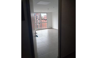 SE VENDE OFICINA EN CENTRO DE NEGOCIOS EN LAMOS PEREIRA