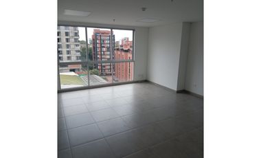 SE VENDE OFICINA EN CENTRO DE NEGOCIOS EN LAMOS PEREIRA
