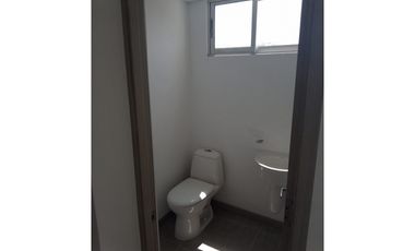 SE VENDE OFICINA EN CENTRO DE NEGOCIOS EN LAMOS PEREIRA