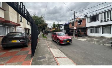 Casa en arriendo con uso comercial - Normandia, Bogotá