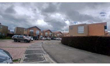 ARRIENDO APARTAMENTO  QUINTO PISO ACCESO POR ESCALERAS EN HUERTAS