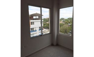 Vendo Apartamento 6to Piso En El Limonar, Cali
