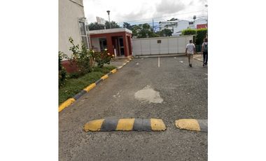 Vendo Apartamento 6to Piso En El Limonar, Cali