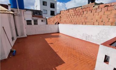 ACSI 1308 VENTA DE CASA BARRIO REMANSO