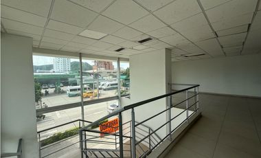 Arriendo Local duplex de esquina en El Prado - SMR