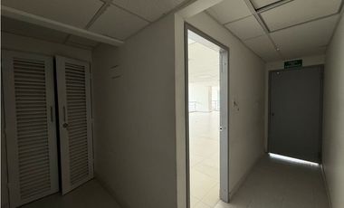 Arriendo Local duplex de esquina en El Prado - SMR