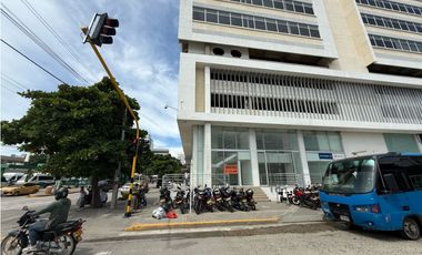 Arriendo Local duplex de esquina en El Prado - SMR