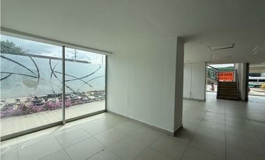 Arriendo Local duplex de esquina en El Prado - SMR